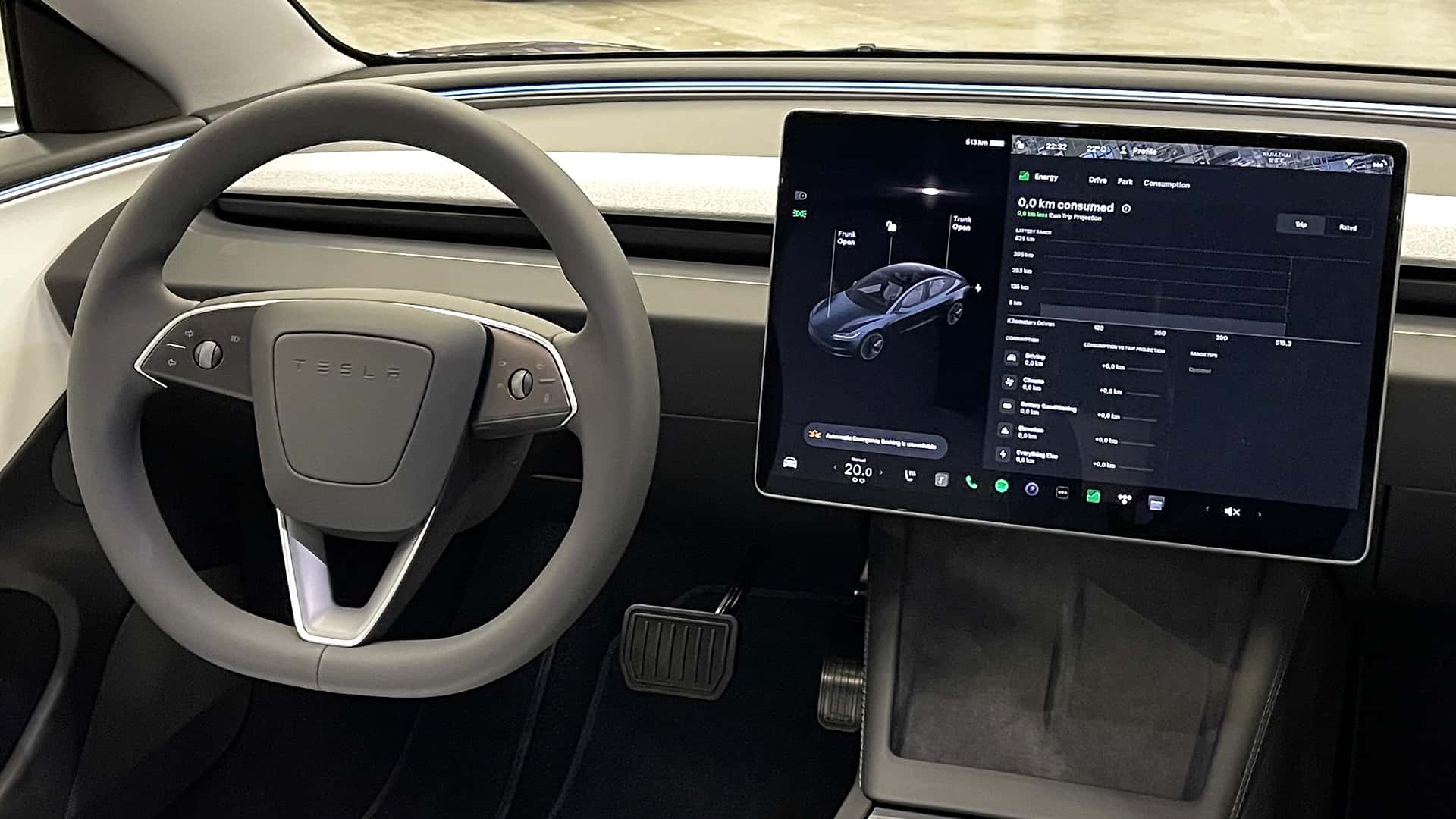 Обновленная Tesla Model 3 Highland выходит на рынок