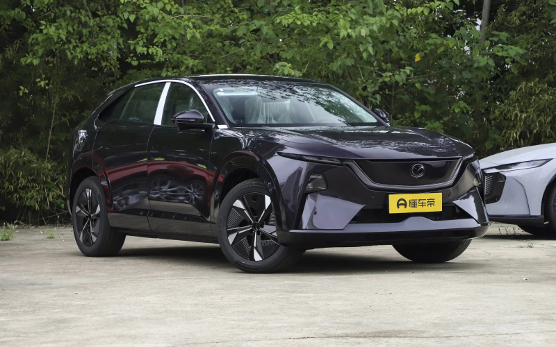 Mazda EZ-60 DM фото салону