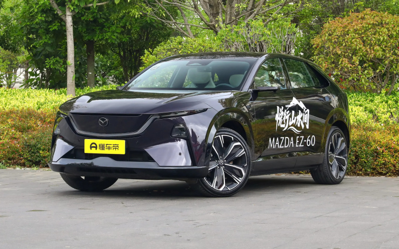 Mazda EZ-60 фото спереди