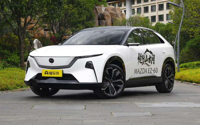 Mazda EZ-60 фото спереди Mazda EZ-60 фото спереди