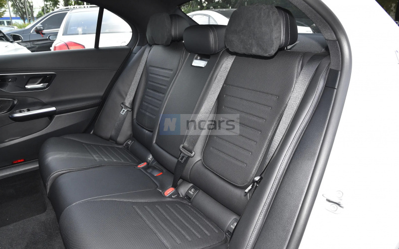 Mercedes-Benz C фото задний диван