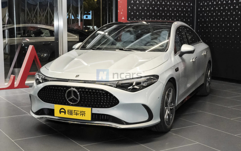 Mercedes-Benz CLA фото спереди