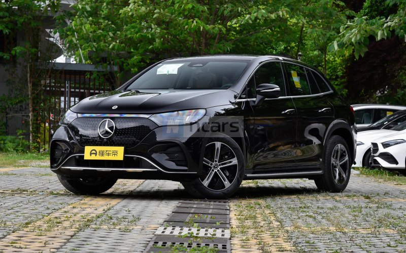 Mercedes-Benz EQE SUV фото спереду