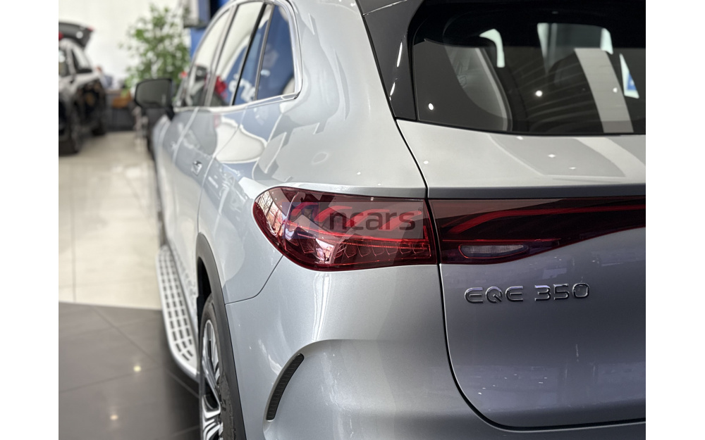 EQE SUV - 11