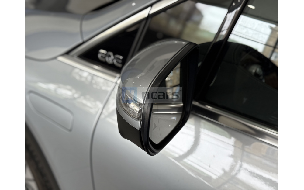 EQE SUV - 12