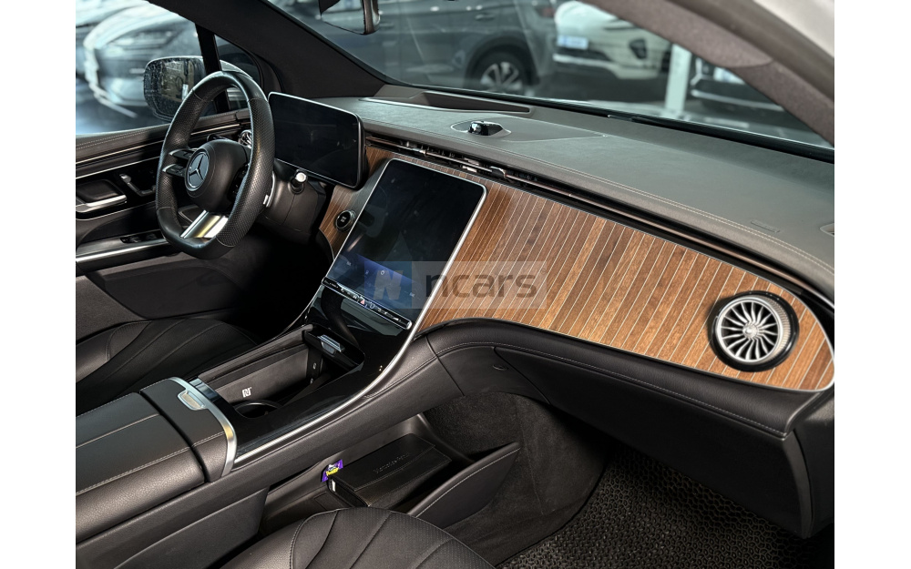 EQE SUV - 19