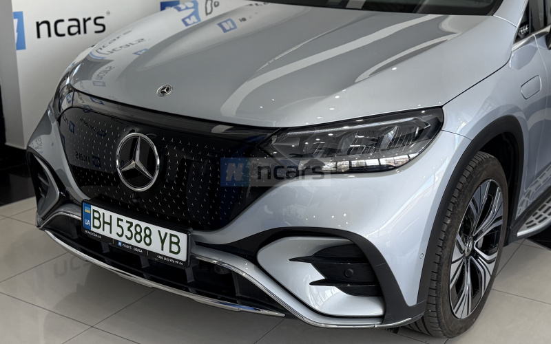 Mercedes-Benz EQE SUV фото со стороны