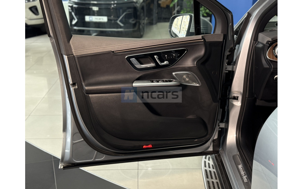 EQE SUV - 34