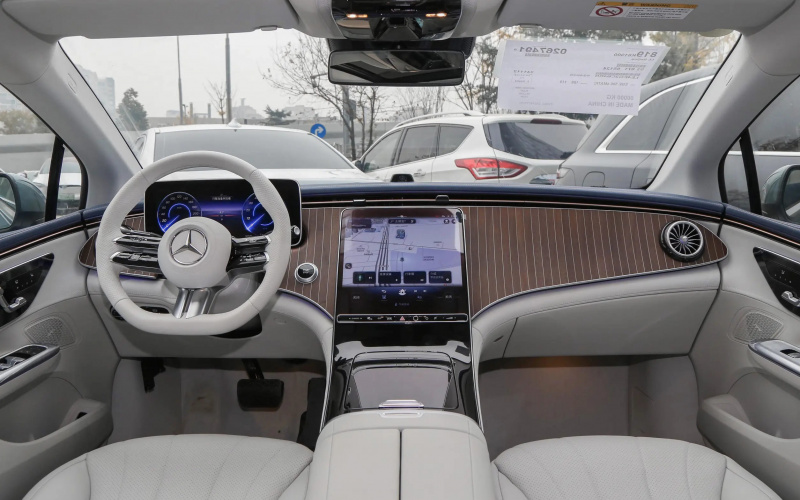 Mercedes-Benz EQE фото салона