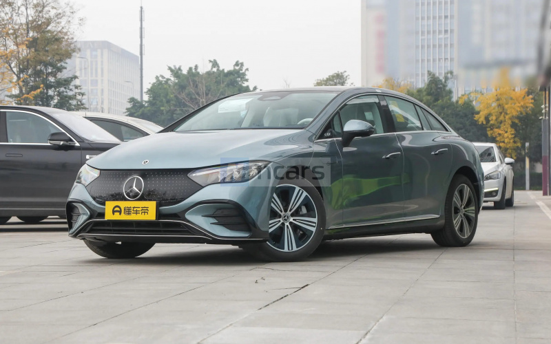Mercedes-Benz EQE фото спереду