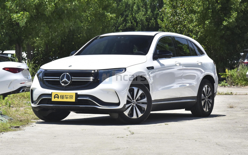 Mercedes-Benz EQС фото спереду
