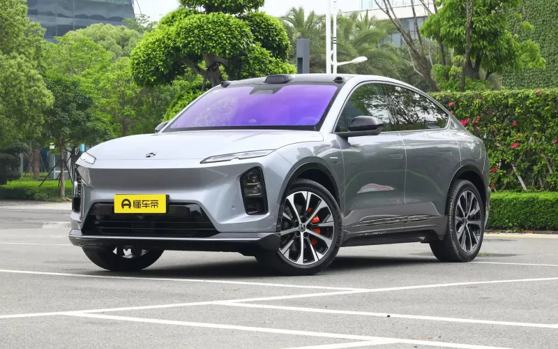 NIO EC6 фото спереди