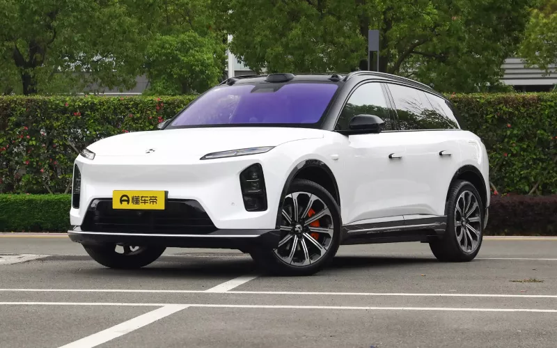 NIO ES6 фото спереди