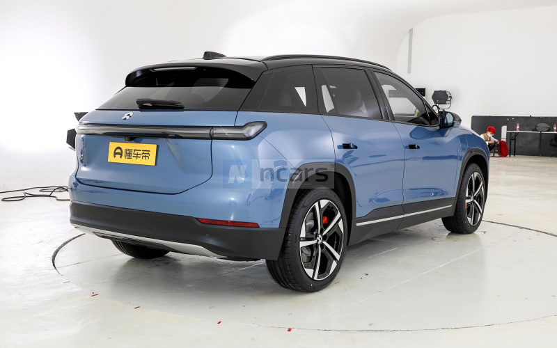 NIO ES7 фото со стороны