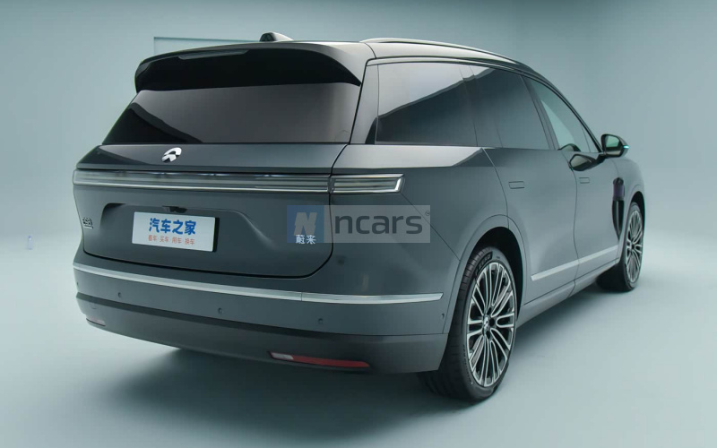 NIO ES8 фото со стороны