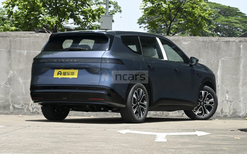 Nissan NX8 PHEV фото збоку