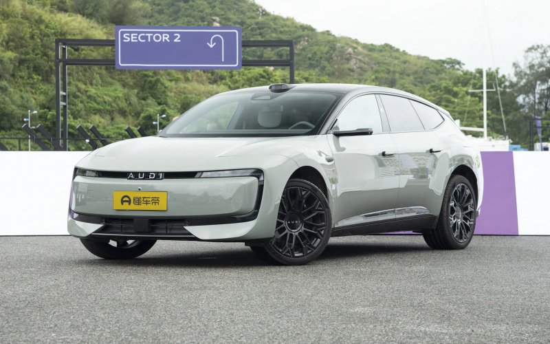 Audi E5 Sportback фото спереду