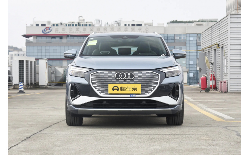 Q4 E-Tron - 2