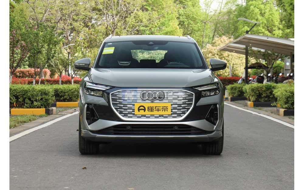 Q4 E-Tron - 2