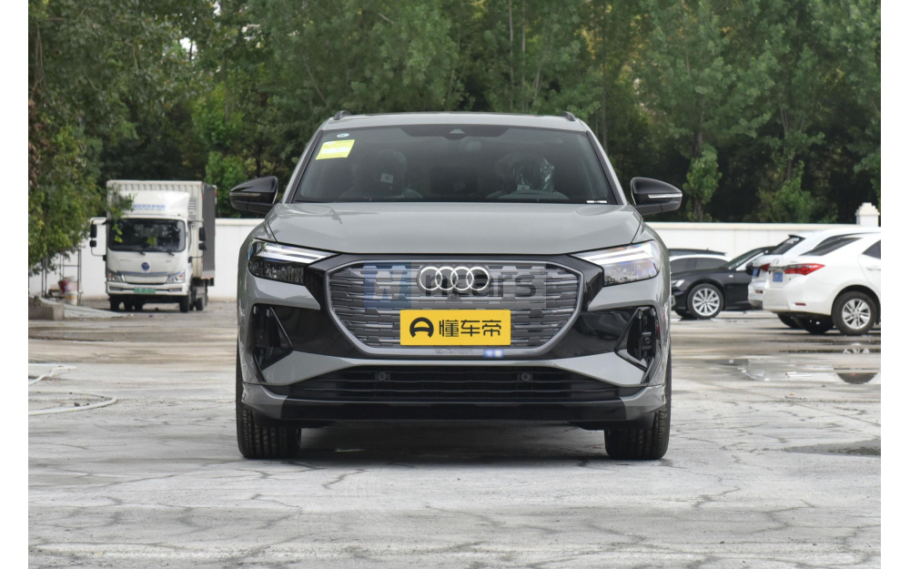Q4 E-Tron - 2