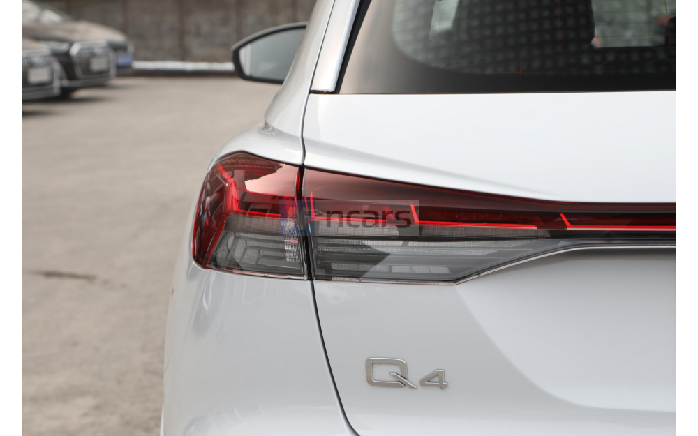 Q4 E-Tron - 11