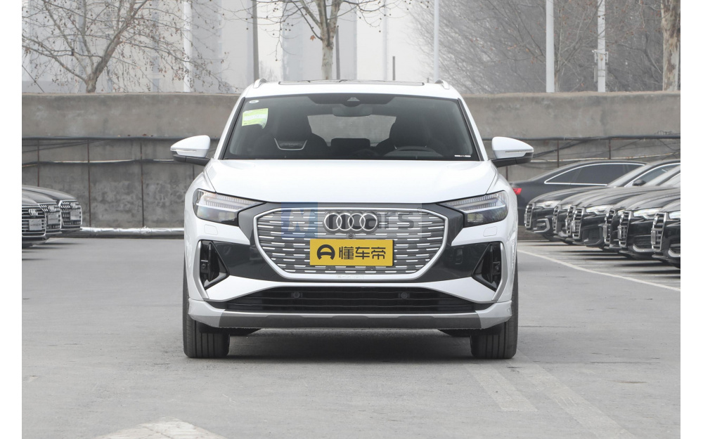 Q4 E-Tron - 2