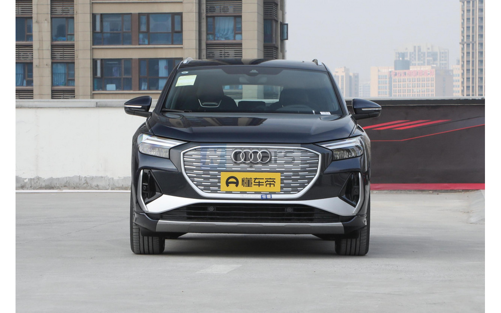 Q4 E-Tron - 2