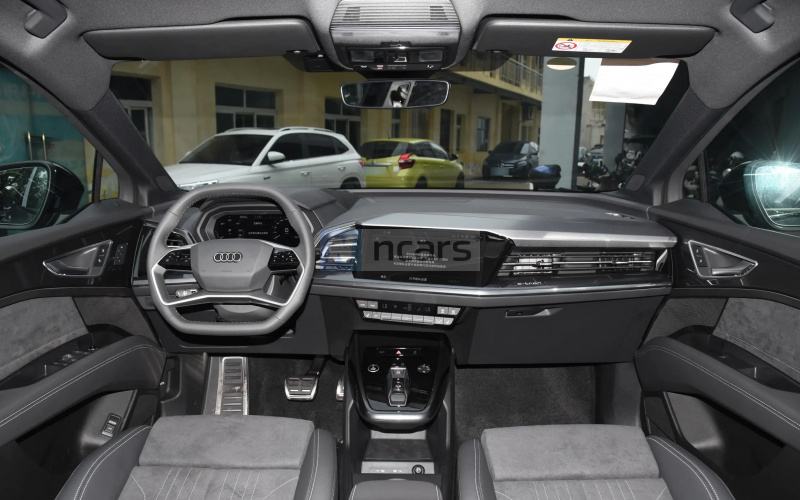 Audi Q5 E-Tron фото салону