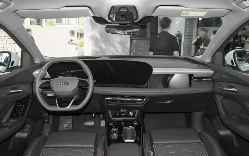 Audi Q6L e-tron фото салона