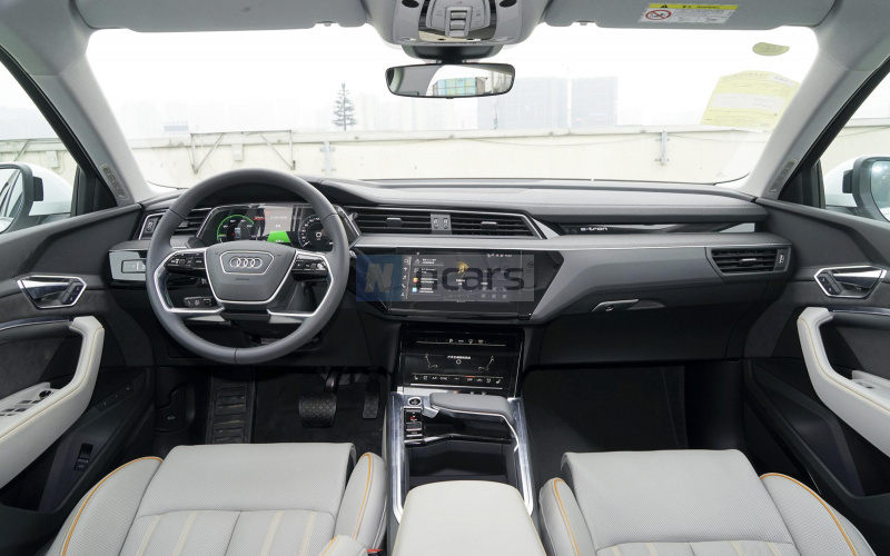Audi E-Tron фото салона
