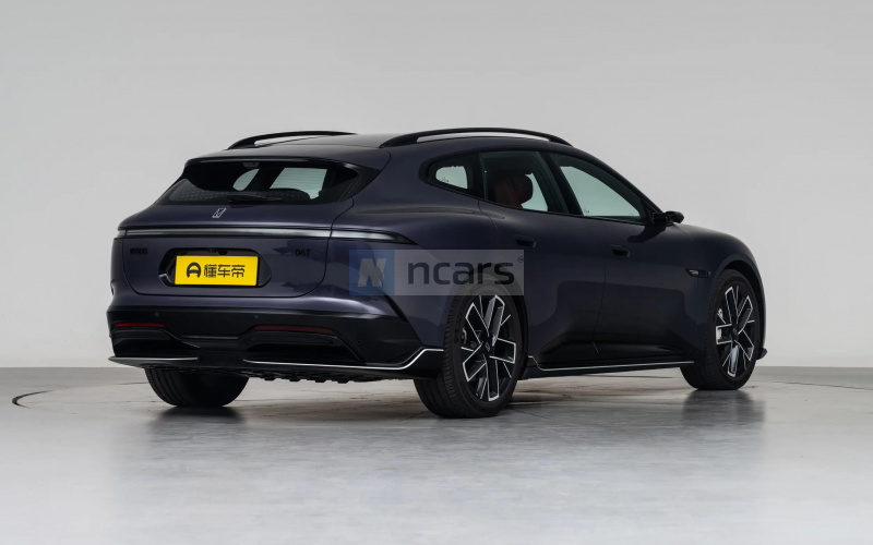 Avatr 06T EV фото со стороны