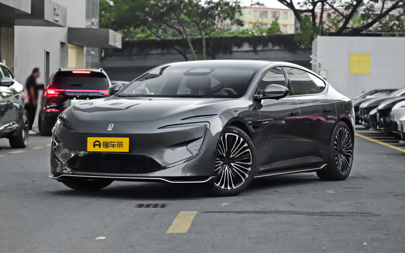 Avatr 12 фото спереди