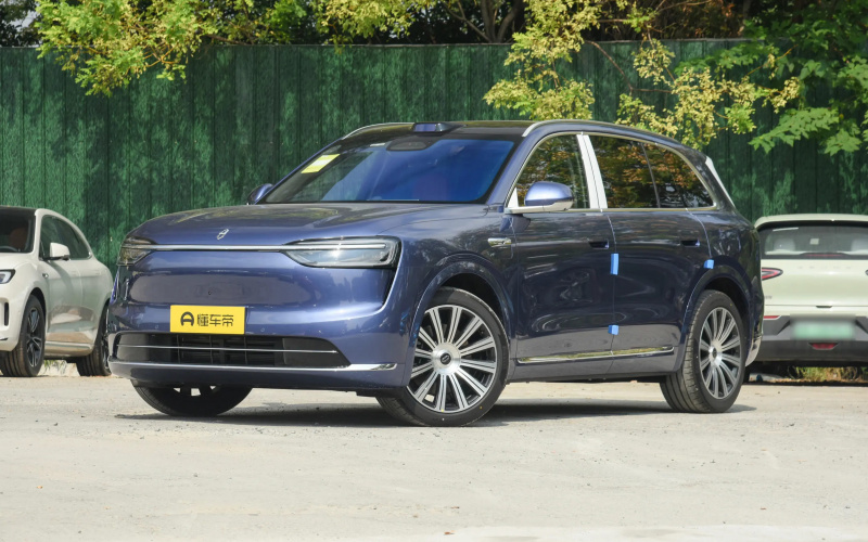 Aito M7 Pro  фото спереди Aito M7 Pro  фото спереди