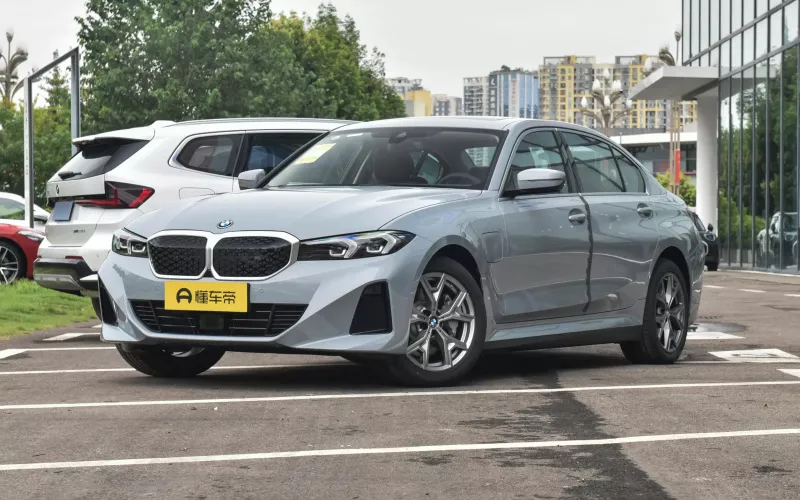 BMW i3 фото спереду