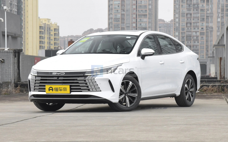 BYD Destroyer 05 DM-i фото спереди