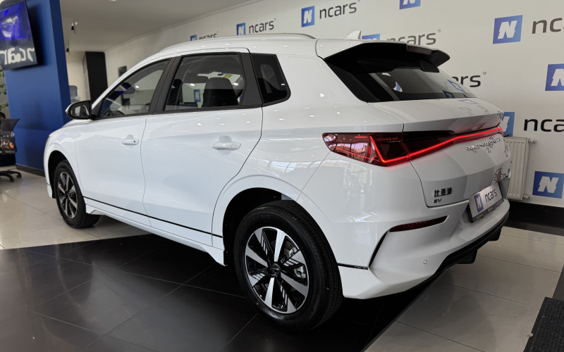 BYD E2 фото задній диван
