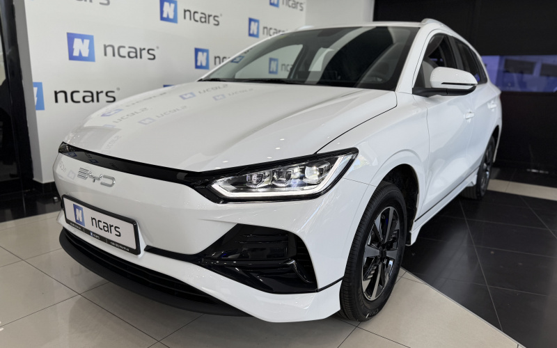 BYD E2 фото спереду