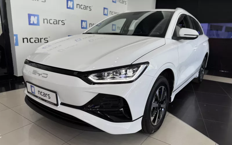 BYD E2 фото спереду