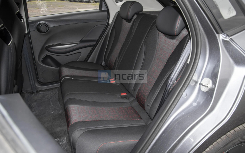 BYD E2 фото задний диван