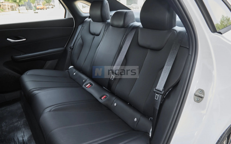 BYD E7 фото задний диван