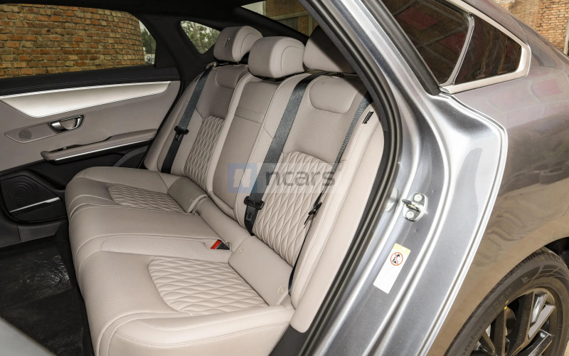 BYD Han DM-i фото задний диван
