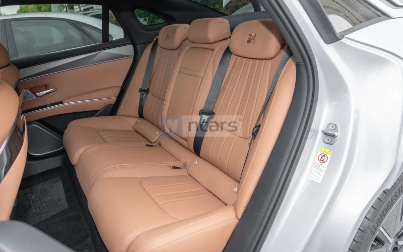 BYD Han L DM-i фото задній диван
