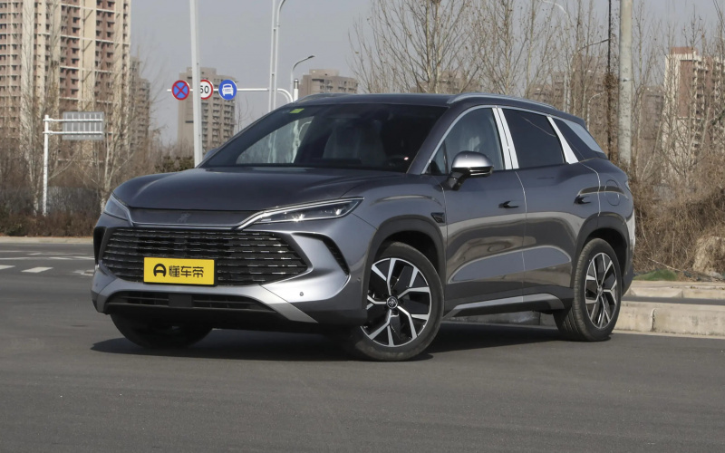 BYD Song L DM-i 2025 фото спереди