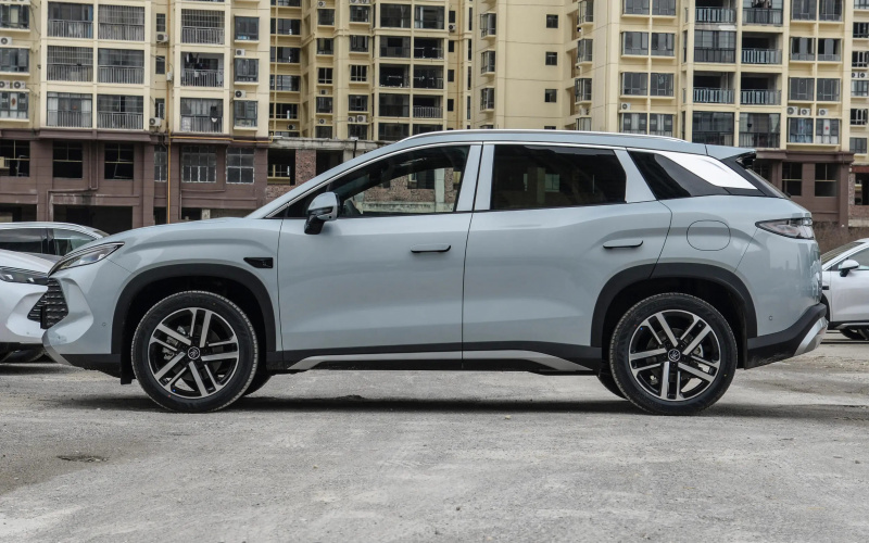 BYD Song L DM-i фото задній диван