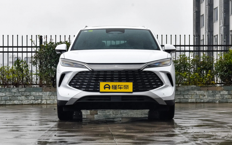 BYD Song L DM-i фото со стороны