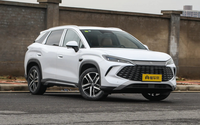 BYD Song L DM-i фото салону