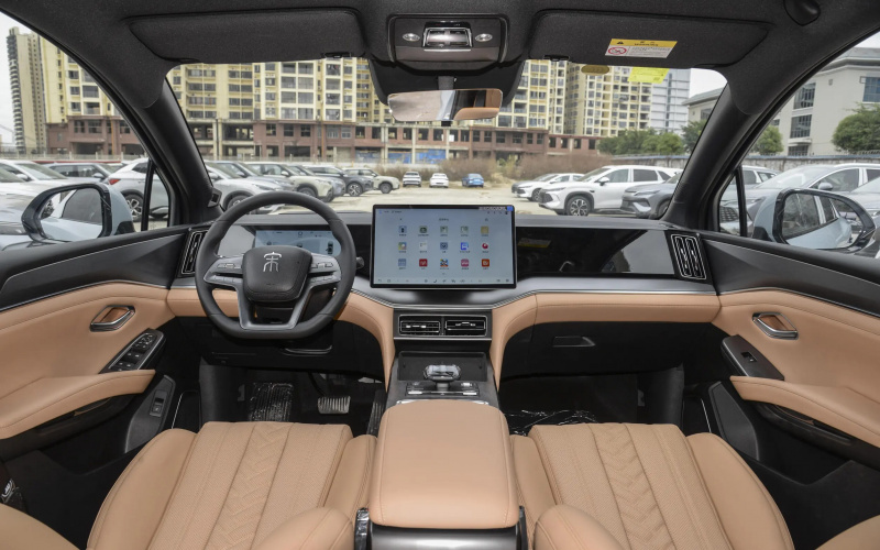 BYD Song L DM-i 2025 фото салону