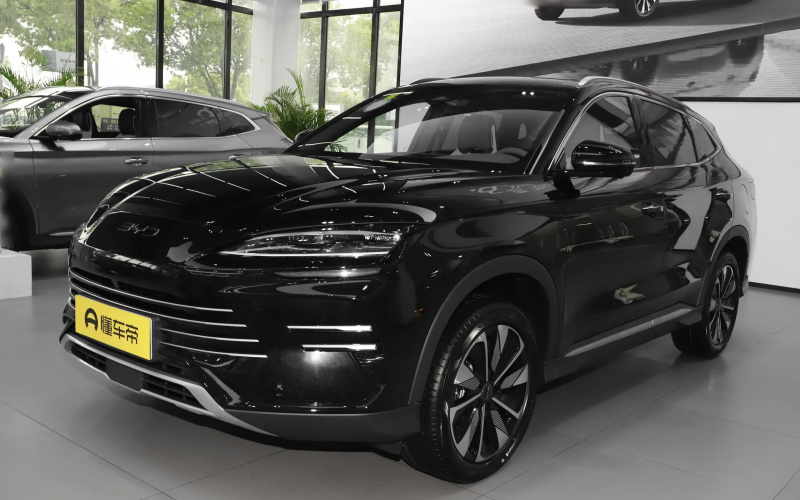 BYD Song Plus DM-i фото спереду