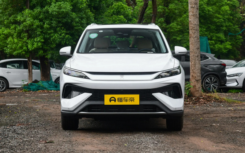 BYD Song Pro DM-i фото збоку