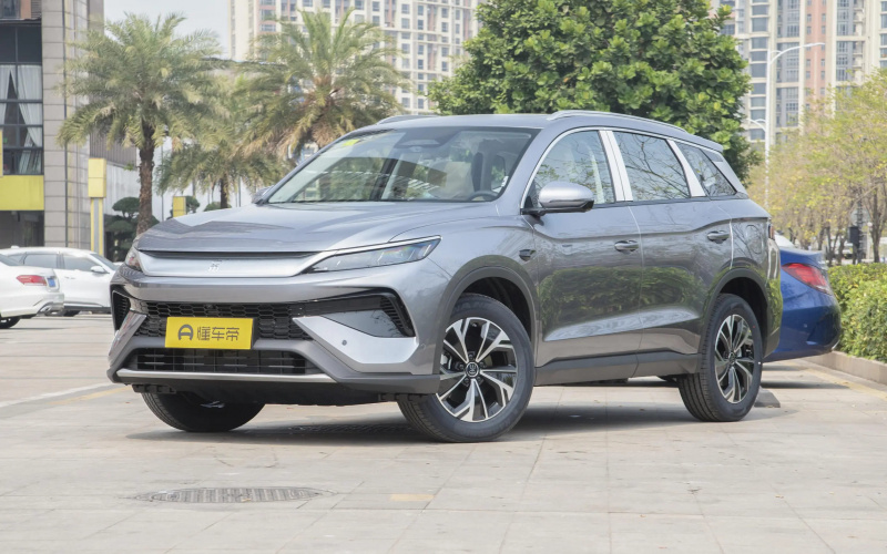 BYD Song Pro DM-i фото спереду